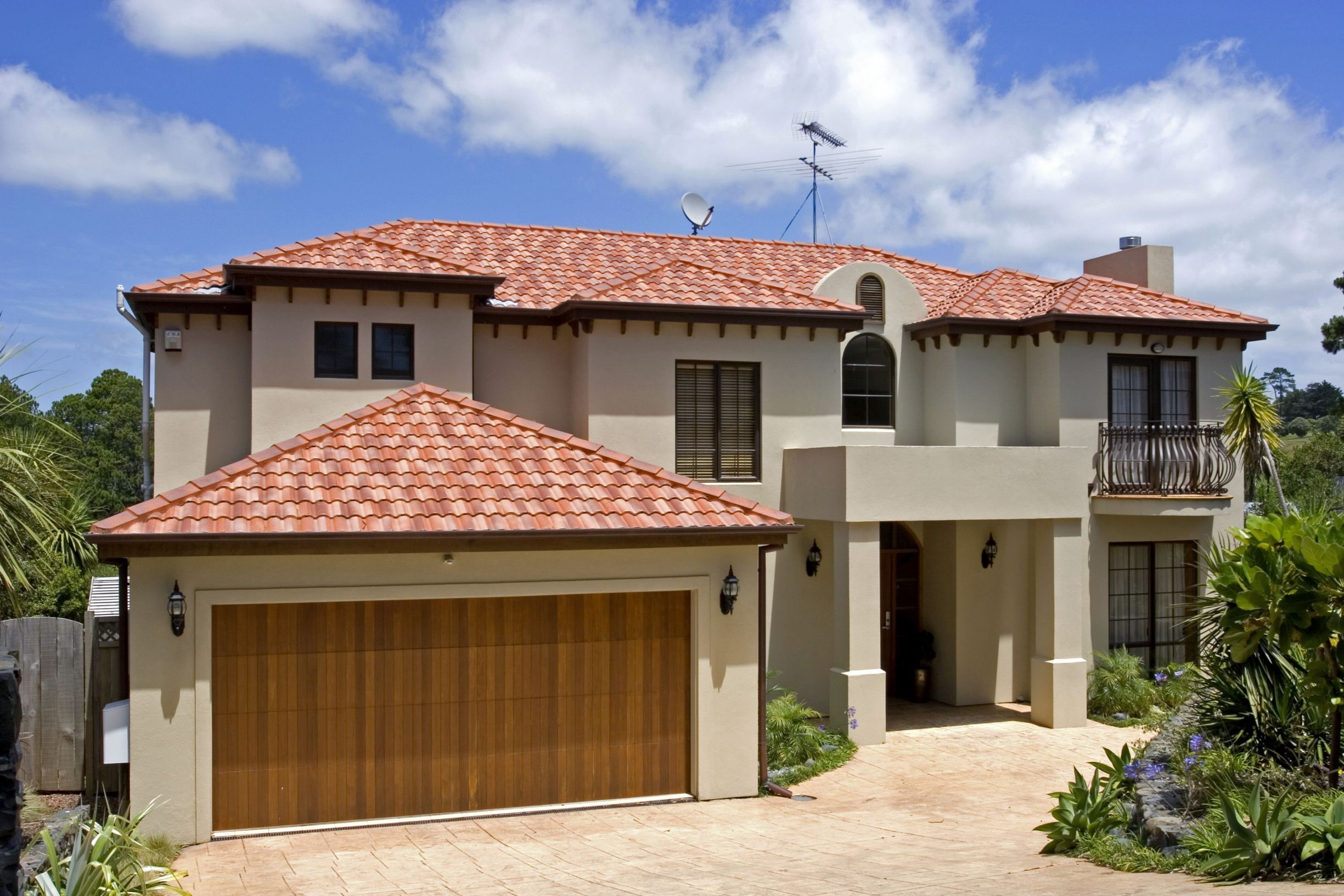 3 Reasons Why You Should Invest in New Garage Doors in Highland Park, IL